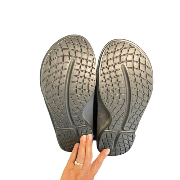 Oofos Ooahh Sport Flex Recovery Slide Sandals Size: 41 (Men's 8 / Women's 10) - Picture 7 of 10